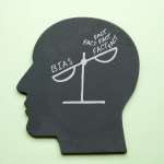 人事評価のエラー・バイアス10選|不公平を防ぐ仕組みと改善策を解説