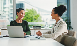 360度評価のフィードバックの進め方｜例文・伝え方・ネガティブ対応・制度設計まで解説